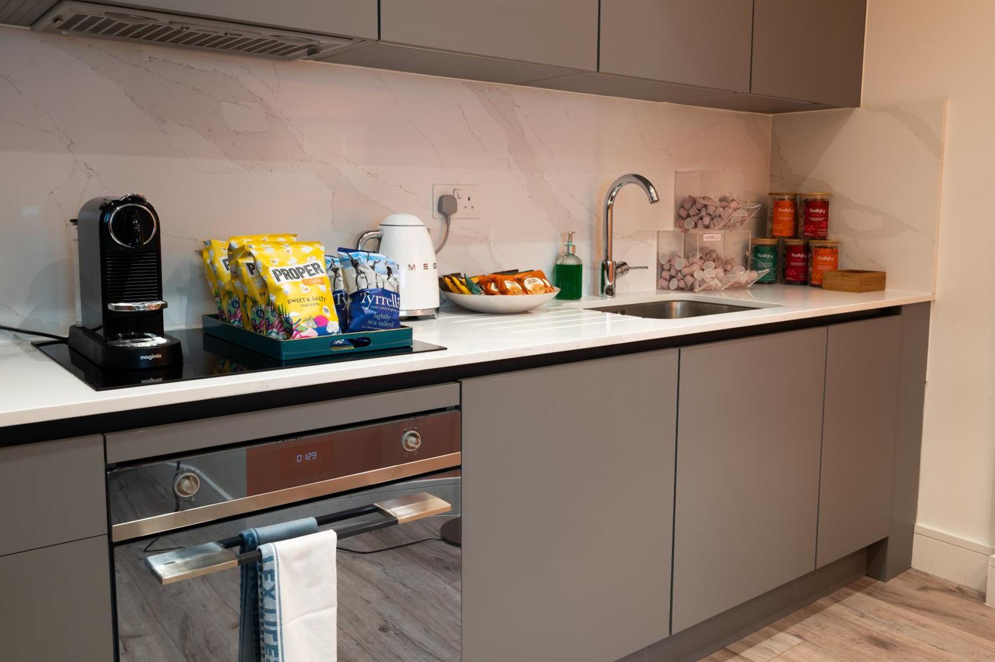 Charles Hope London Brentford Apartment Exterior photo